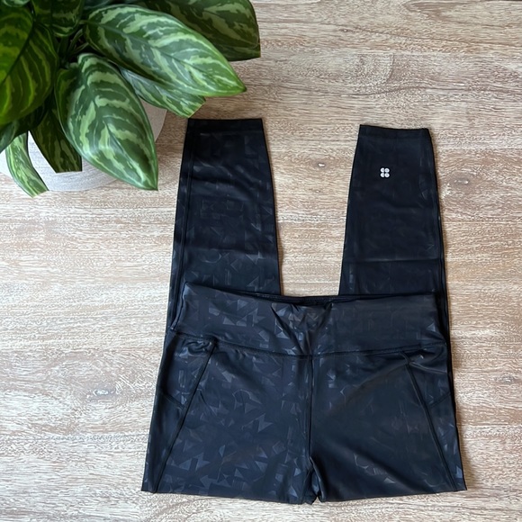 Sweaty Betty All Day Embossed Leggings Black Block Emboss Print - Picture 2 of 7
